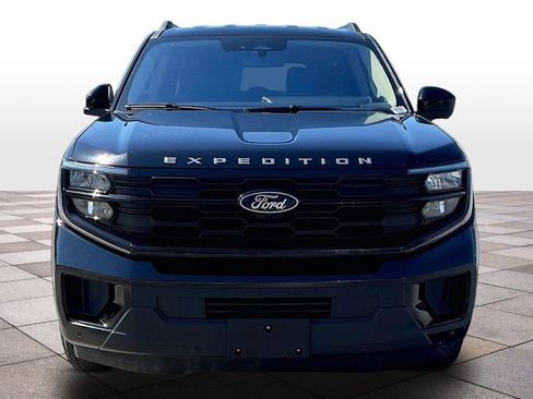 Certified 2025 Ford Expedition Max Active AWD/4WD image 3