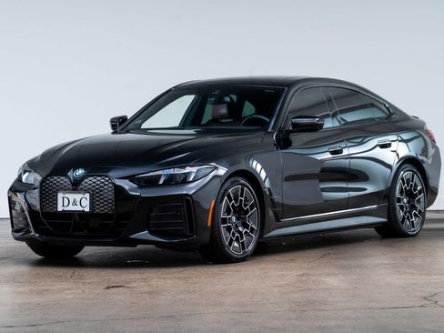Used 2025 BMW i4 xDrive40i w/ M Sport Package AWD/4WD image 3