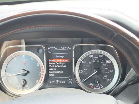 Used 2018 Nissan Titan Platinum Reserve w/ Platinum Utility Package AWD/4WD image 11