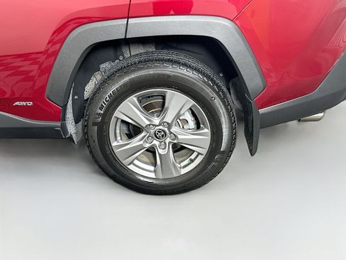 Used 2024 Toyota RAV4 XLE w/ Convenience Package image 11