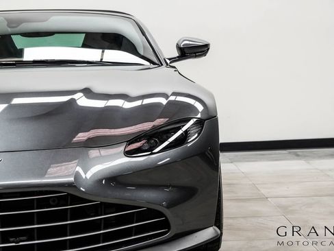 Used 2021 Aston Martin V8 Vantage Roadster RWD image 8