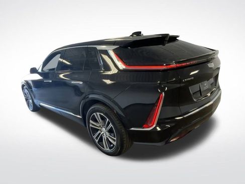 New 2025 Cadillac Lyriq Luxury image 8