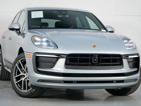 Used 2023 Porsche Macan image 4