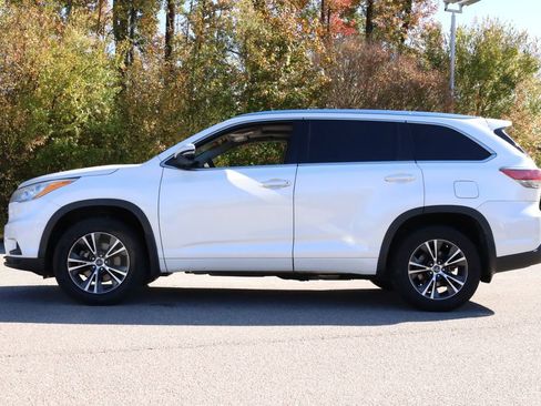 Used 2016 Toyota Highlander XLE image 16