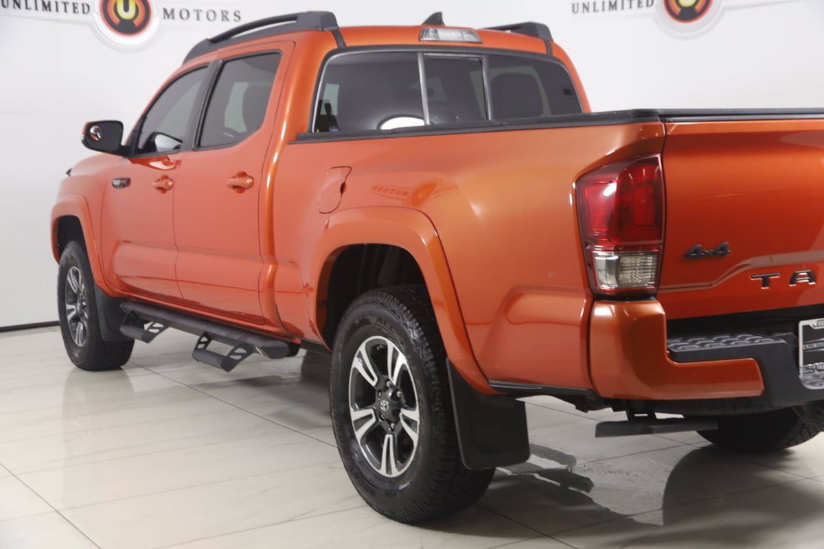 Used 2016 Toyota Tacoma TRD Sport w/ Towing Package AWD/4WD image 21