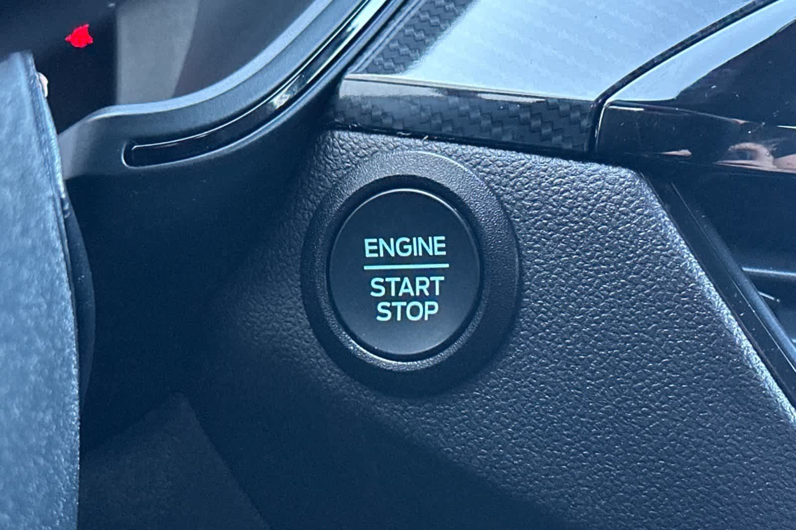 Certified 2025 Ford Escape ST-Line Select AWD/4WD image 22