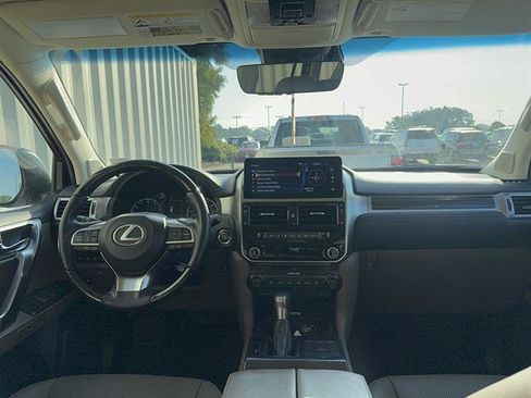Used 2023 Lexus GX 460 Premium w/ Premium Package AWD/4WD image 3