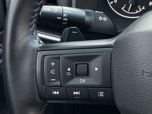 Used 2025 Nissan Rogue SV image 23