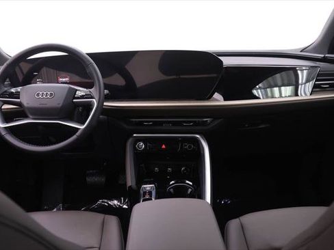 Certified 2025 Audi Q5 2.0T Premium w/ Convenience Package image 8