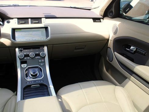 Used 2017 Land Rover Range Rover Evoque SE AWD/4WD image 16