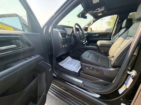 Used 2026 GMC Yukon XL Denali w/ Sun & Power Step Package AWD/4WD image 8