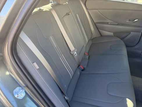 Used 2025 Hyundai Elantra SEL w/ Cargo Package image 17