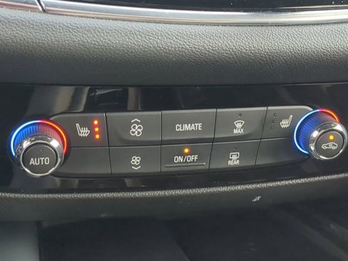 Used 2022 Buick Enclave Essence w/ Experience Buick Package image 23