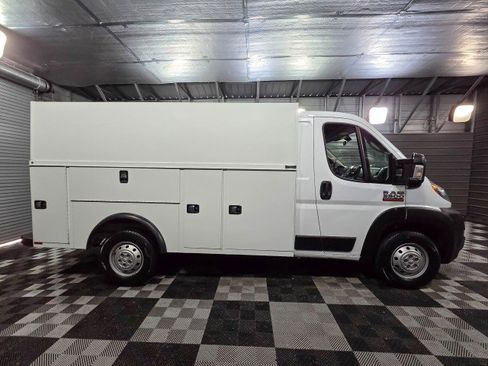 Used 2019 RAM ProMaster 3500 w/ Premium Appearance Group image 9