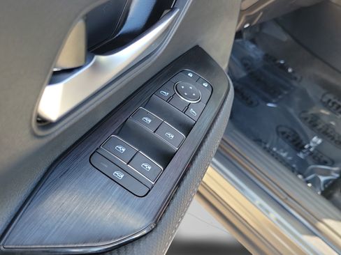 Certified 2025 Nissan Kicks SR FWD image 35