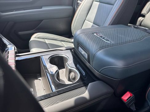 Certified 2025 GMC Yukon XL AT4 w/ AT4 Premium Package AWD/4WD image 47