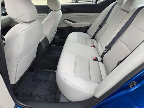 Used 2025 Nissan Altima 2.5 SV FWD image 10