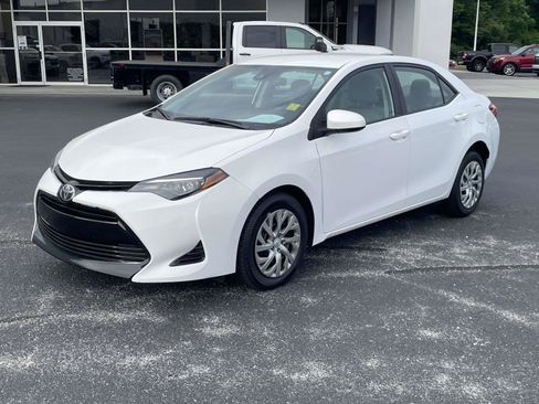 Used 2017 Toyota Corolla LE FWD image 4