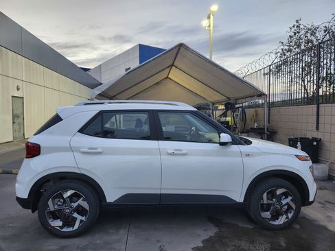 New 2026 Hyundai Venue SEL image 8