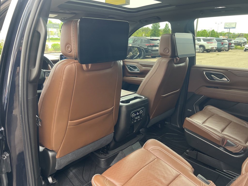 Used 2021 Chevrolet Suburban High Country AWD/4WD image 10