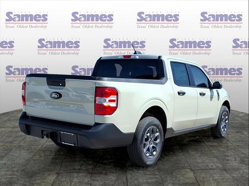 New 2025 Ford Maverick XLT image 4