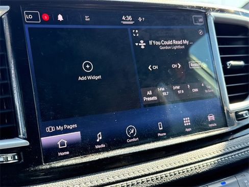 Used 2021 Chrysler Pacifica Touring w/ Uconnect Theater Family Group image 24