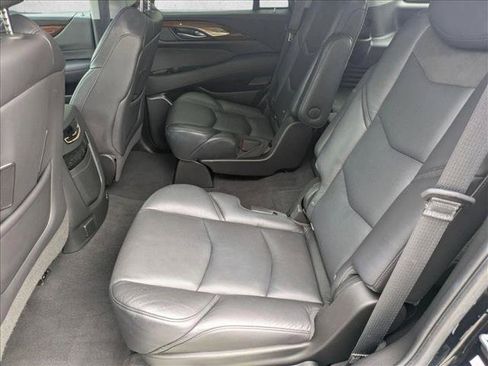 Used 2019 Cadillac Escalade Luxury AWD/4WD image 20