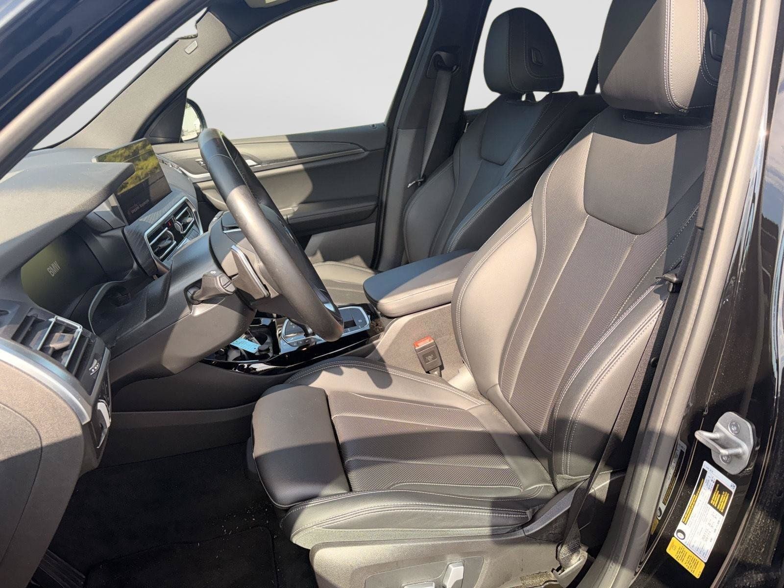 Used 2023 BMW X3 sDrive30i w/ Premium Package RWD image 5