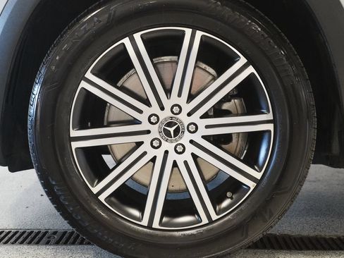 Certified 2025 Mercedes-Benz GLE 450e 4MATIC image 8