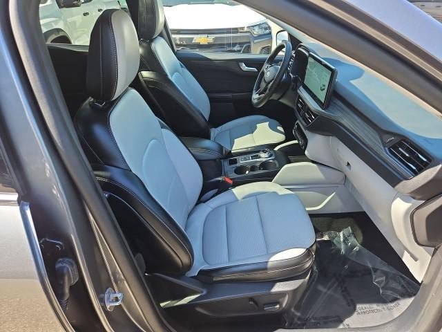 Used 2025 Ford Escape Platinum AWD/4WD image 29