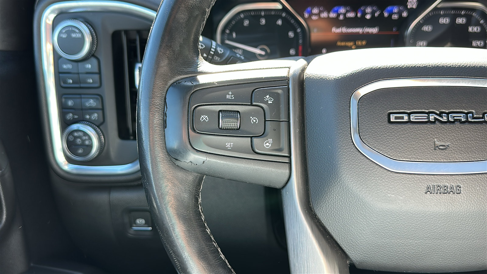 Used 2020 GMC Sierra 1500 Denali w/ Denali Ultimate Package AWD/4WD image 16