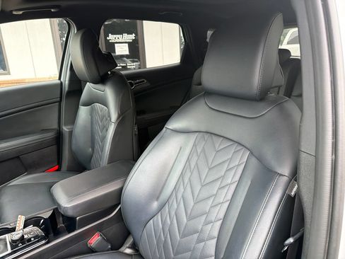 Used 2024 Kia Sportage X-Line w/ X-Line Premium Package AWD/4WD image 3