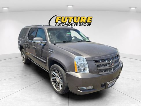 Used 2013 Cadillac Escalade ESV Premium AWD/4WD image 1
