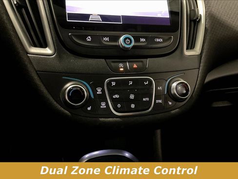 Used 2022 Chevrolet Malibu LT FWD image 15