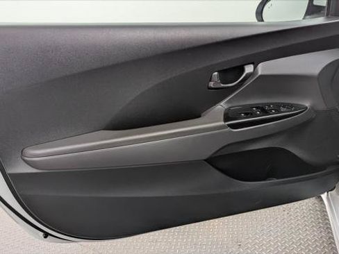 Used 2019 Hyundai Veloster 2.0 Premium FWD image 12