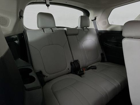 Certified 2025 Honda Pilot Touring image 25