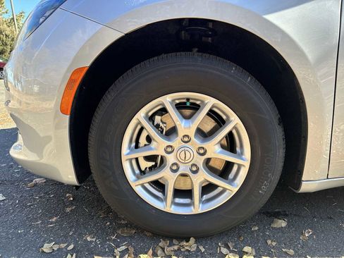 New 2026 Chrysler Voyager LX image 17