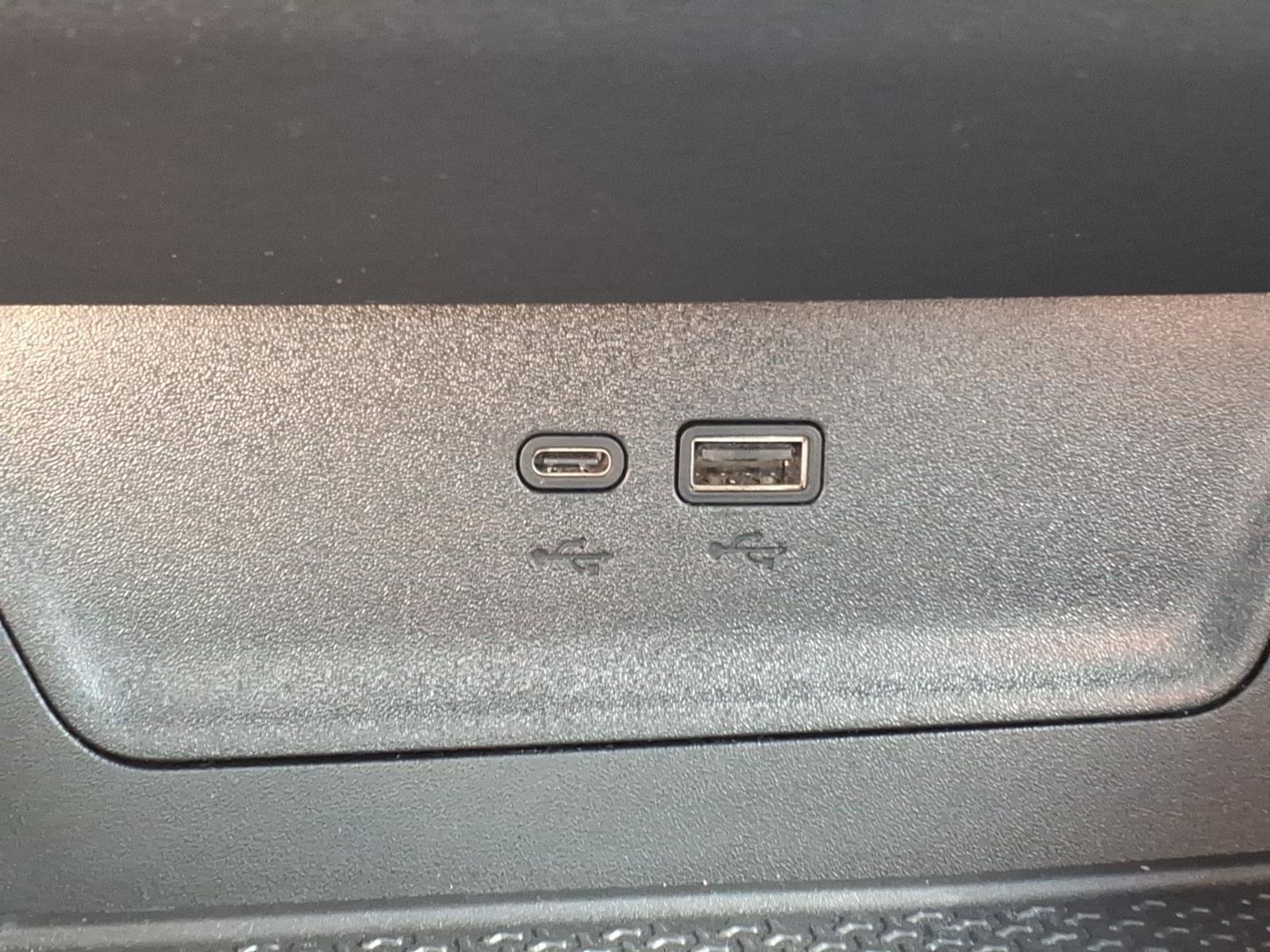 Used 2026 Chevrolet Equinox LT AWD/4WD image 18