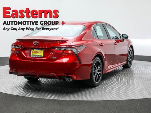 Used 2024 Toyota Camry SE image 8