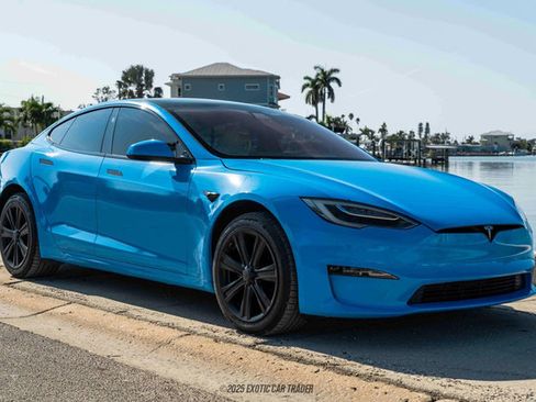 Used 2022 Tesla Model S Plaid image 12