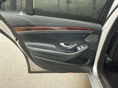 Used 2016 Mercedes-Benz S 550 4MATIC Sedan image 26