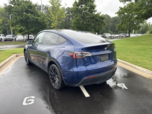 Used 2023 Tesla Model Y Long Range AWD/4WD image 11