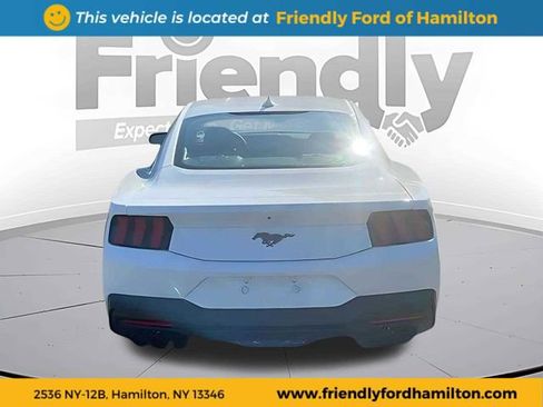 Used 2025 Ford Mustang Premium image 4