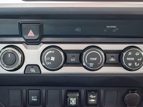 Used 2019 Toyota Tacoma SR5 image 30