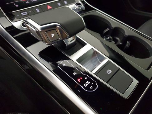 Used 2025 Audi Q8 Premium w/ Black Optic Package AWD/4WD image 32