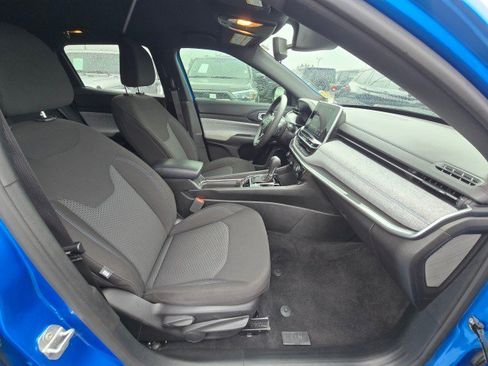 Used 2025 Jeep Compass Sport image 12