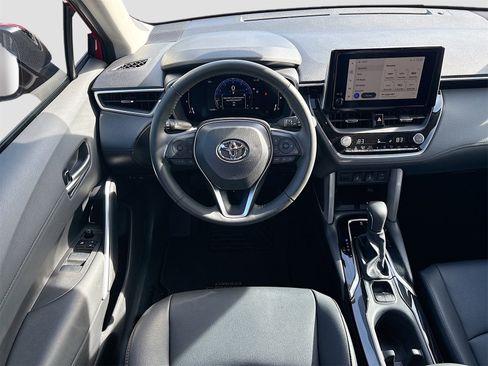 Used 2024 Toyota Corolla Cross XLE image 24