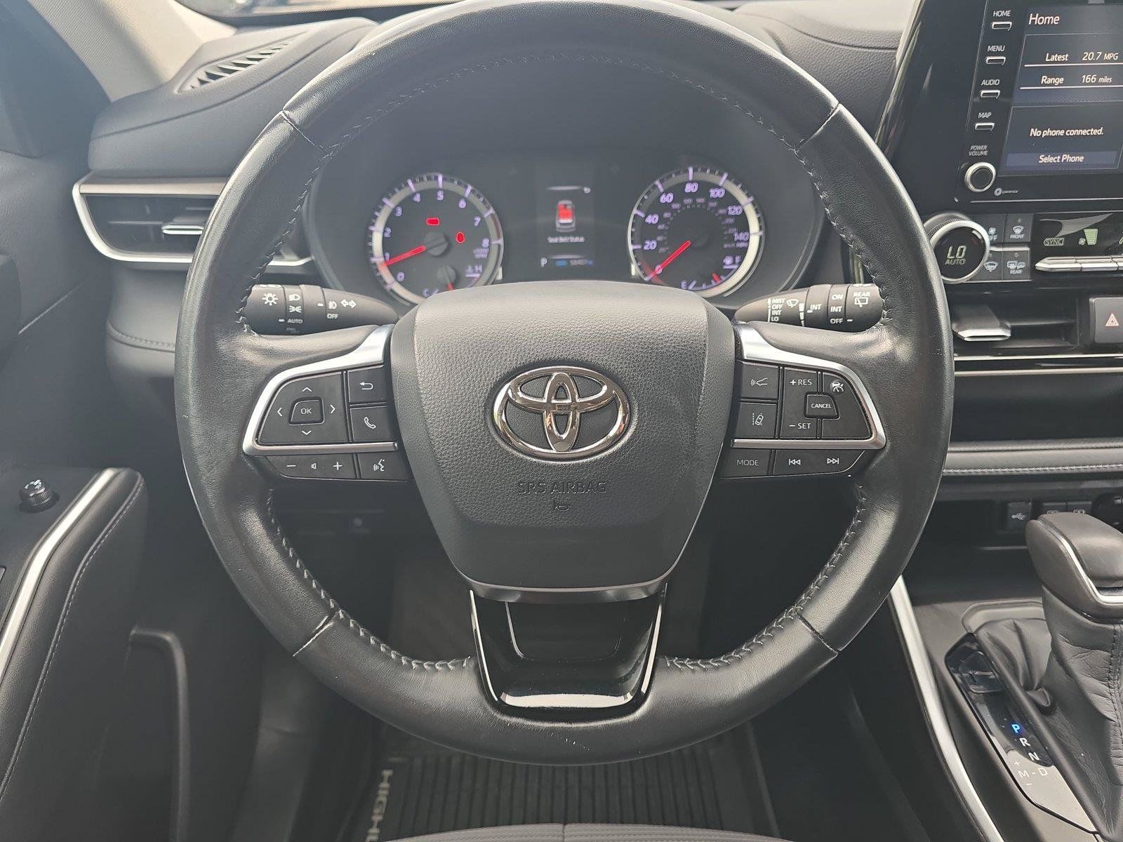 Used 2020 Toyota Highlander LE AWD/4WD image 10