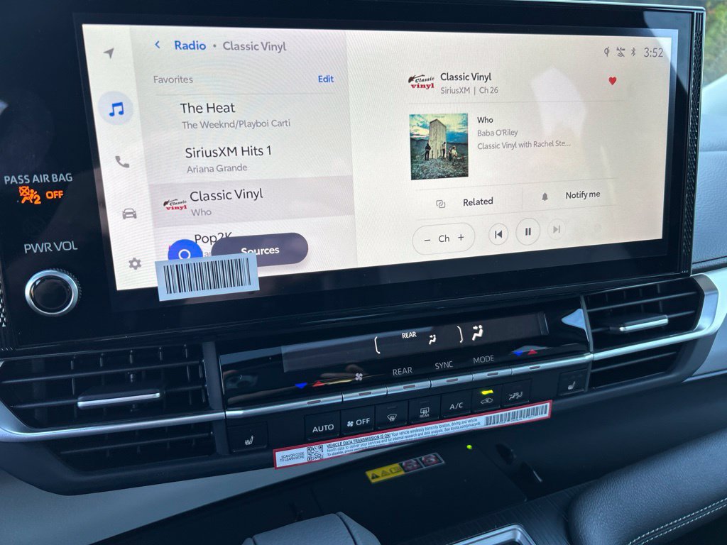 New 2026 Toyota Sienna XLE AWD/4WD image 18