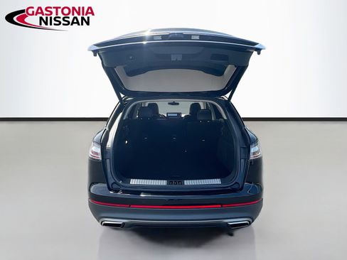 Used 2022 Lincoln Nautilus Reserve w/ Monochromatic Package image 36